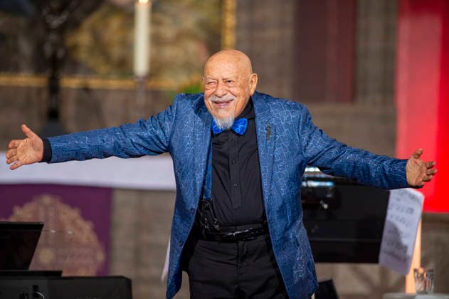 Concert Feidmann 2026 Chemnitz Giora Feidmann made a guest appearance at the Lutherkirche Chemnitz, He brings a unique musical experience to the stage with his tour For a Better World 2026 Giora Feidman is a clarinettist and instrumental soloist of klezmer music Due to his success in music, he is refer
