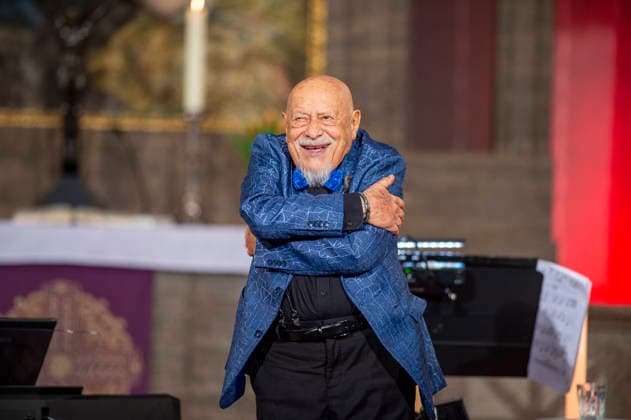 Concert Feidmann 2026 Chemnitz Giora Feidmann made a guest appearance at the Lutherkirche Chemnitz, He brings a unique musical experience to the stage with his tour For a Better World 2026 Giora Feidman is a clarinettist and instrumental soloist of klezmer music Due to his success in music, he is refer