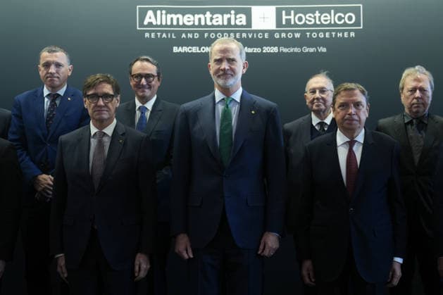 The King inaugurates the International Food and Beverages Exhibition Alimentaria 2026 which celebrates its 50th anniversary King Felipe VI with the President of the Generalitat, Salvador Illa i , and the Minister of Agriculture, Fisheries and Food, Luis Planas d , during the inauguration of the International Food and Beverages Exhibition Alimentaria 2026, at the Fira de Barcelona, on March 23, 2026, in L Hospitalet de Llobregat, Barcelona, Catalonia Spain The show brings together the entire value chain of the food sector, from retail to hotels, restaurants and cafes The event coincides with the 50th anniversary of Alimentaria, which was born in 1976 as the first major professional show in Spain dedicated to the food industry 23 MARCH 2026 Copyright: xDavidxZorrakinox 7389481