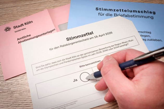 Stimmzettel der Stadt Köln für einen Bürgerentscheid zur gemeinsamen Bewerbung der Rhein-Ruhr-Region um die Olympischen und Paralympischen Spiele 2036, 2040 oder 2044. *** Ballot of the City of Cologne for a public referendum on the joint bid of the Rhine-Ruhr region to host the Olympic and Paralympic Games in 2036, 2040, or 2044 Nordrhein-Westfalen Deutschland, Germany 20260323-DSCF7254