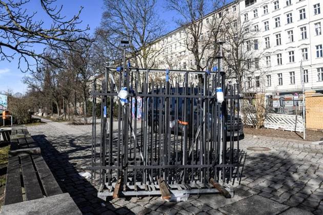 Görlitzer Park Zaun ** NUR FÜR REDAKTIONELLE ZWECKE ** EDITORIAL USE ONLY **<p>Am 26. Februar 2026 wird am zukünftigen Zaun im Görlitzer Park in Berlin Kreuzberg gebaut. Deutschland Berlin Berlin Copyright: SergejxGlanze *** Görlitzer Park fence FOR EDITORIAL PURPOSES ONLY EDITORIAL USE ONLY p On February 26, 2026, construction is underway on the future fence in Görlitzer Park in Berlin Kreuzberg Germany Berlin Berlin Berlin Copyright SergejxGlanze Copyright: SergejxGlanze doc84qrxuz4hd514fpcnmdw ,EDITORIAL USE ONLY