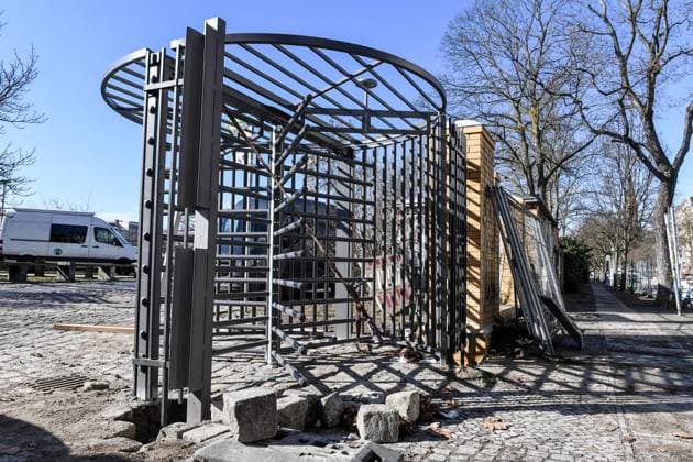Görlitzer Park Zaun ** NUR FÜR REDAKTIONELLE ZWECKE ** EDITORIAL USE ONLY **<p>Am 26. Februar 2026 wird am zukünftigen Zaun im Görlitzer Park in Berlin Kreuzberg gebaut. Deutschland Berlin Berlin Copyright: SergejxGlanze *** Görlitzer Park fence FOR EDITORIAL PURPOSES ONLY EDITORIAL USE ONLY p On February 26, 2026, construction is underway on the future fence in Görlitzer Park in Berlin Kreuzberg Germany Berlin Berlin Berlin Copyright SergejxGlanze Copyright: SergejxGlanze doc84qrygbc8pd1neqj4ovw ,EDITORIAL USE ONLY