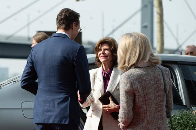 Hendrik WUEST, Wüst, CDU, State Premier of North Rhine-Westphalia, welcomes Queen SILVIA of SWEDEN, on the right Viktoria WAND DANIELSSON, Swedish Ambassador to Germany, at the State Chancellery in Duesseldorf on 23 03 2026
