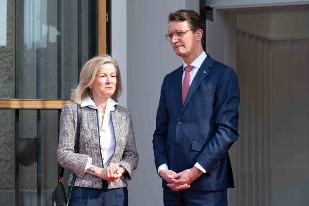 Hendrik WUEST, Wüst, CDU, State Premier of North Rhine-Westphalia, left Viktoria WAND DANIELSSON, Swedish Ambassador to Germany, at the State Chancellery in Duesseldorf on 23 March 2026