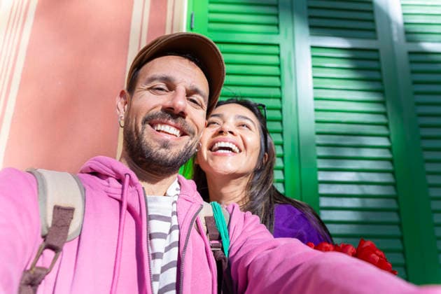 Couple smiling together enjoying happy moments outdoors in the city model released, Symbolfoto, YPF00126