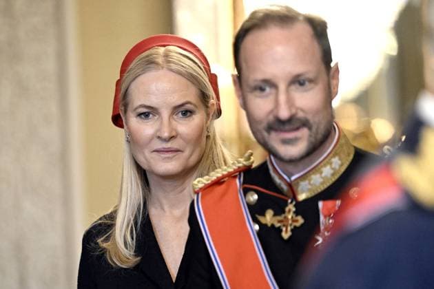 Official photo in the Birds Room of Princess Mette-Marit Tjessem HÂ¿iby and Prince Haakon of Norway on the first day of the official state visit of the Belgian royal couple to Norway, on Tuesday 24 March 2026. Belgian monarchs are on an official state visit to Norway from 24 to 26 March 2026.  POOLxDIDIERxLEBRUN 168765904