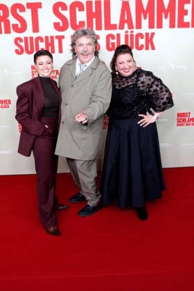 Tahnee Schaffarczyk, Hape Kerkeling, Meltem Kaptan at the Horst Schlaemmer sucht das Glueck cinema premiere at Cinemaxx Dammtor on 24 3 2026 in Berlin Horst Schlaemmer sucht das Glueck cinema premiere in Hamburg
