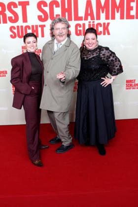 Tahnee Schaffarczyk, Hape Kerkeling, Meltem Kaptan at the Horst Schlaemmer sucht das Glueck cinema premiere at Cinemaxx Dammtor on 24 3 2026 in Berlin Horst Schlaemmer sucht das Glueck cinema premiere in Hamburg
