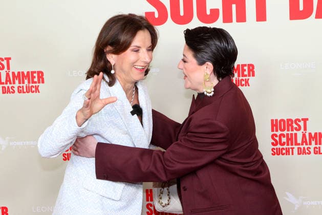 Claudia Obert and Tahnee Schaffarczyk attend the Horst Schlaemmer sucht das Glueck premiere at Cinemaxx Dammtor on March 24, 2026 in Hamburg, Germany Horst Schlaemmer sucht das Glueck Premiere in Hamburg, Germany
