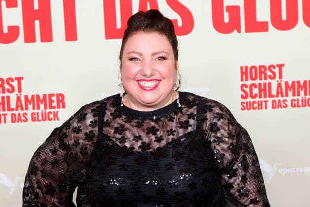 Meltem Kaptan attends the Horst Schlaemmer sucht das Glueck premiere at Cinemaxx Dammtor on March 24, 2026 in Hamburg, Germany Horst Schlaemmer sucht das Glueck Premiere in Hamburg, Germany