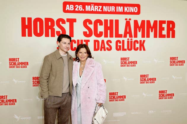 Max Suhr and Claudia Obert at the premiere of the movie Horst Schlämmer sucht das Glück at Cinemaxx Dammtor Hamburg, 24 03 2026 Foto:xC.xTamckex xFuturexImagex schlaemmer_hh_6303