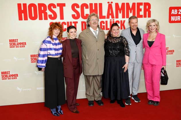 Laura Thomas, Tahnee Schaffarczyk, Hape Kerkeling, Meltem Kaptan, Sven Unterwaldt and Eva Habermann at the premiere of the movie Horst Schlämmer sucht das Glück at Cinemaxx Dammtor Hamburg, 24 03 2026 Foto:xC.xTamckex xFuturexImagex schlaemmer_hh_6358