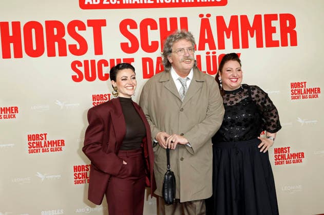 Tahnee Schaffarczyk, Hape Kerkeling and Meltem Kaptan at the premiere of the movie Horst Schlämmer sucht das Glück at Cinemaxx Dammtor Hamburg, 24 03 2026 Foto:xC.xTamckex xFuturexImagex schlaemmer_hh_6369