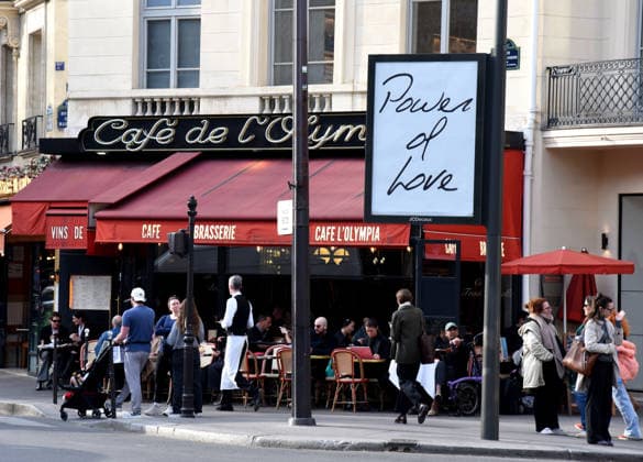 Celine Dion s Song Titles Displayed In The Streets Of Paris Celine Dion s song titles are displayed in the streets of Paris, Pour que tu m aimes encore, Encore un soir, My Heart Will Go On, S il suffisait d aimer, Power of Love France on March 24, 2026. Photo by Alain Apaydin ABACAPRESS.COM Date de PDV ; 24 03 2026 Paris France  Copyright: xApaydinxAlain ABACAx