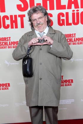 ABB SCHLAEMMER Hape Kerkeling as Horst Schlaemme on the red carpet at the Hamburg premiere of the movie Horst Schlaemmer sucht das Glueck at the cinema Cinemaxx Damtor on Tuesday 24 03 2026 in Hamburg Hamburg Germany