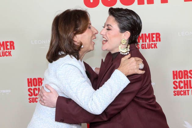 ABB SCHLAEMMER Claudia Obert with Tahnee Schaffarczyk as guests on the red carpet at the Hamburg premiere of the movie Horst Schlaemmer sucht das Glueck at Cinemaxx Damtor on Tuesday 24 03 2026 in Hamburg Hamburg Germany