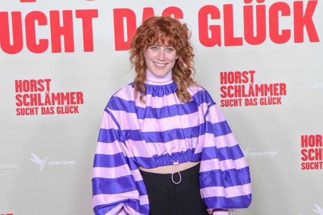 ABB SCHLAEMMER Laura Thomas as a guest on the red carpet at the Hamburg premiere of the movie Horst Schlaemmer sucht das Glueck at Cinemaxx Damtor on Tuesday 24 03 2026 in Hamburg Hamburg Germany