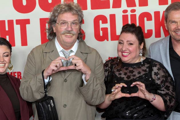 ABB SCHLAEMMER Hape Kerkeling Horst Schlaemmer Meltem Kaptan, guest on the red carpet at the Hamburg premiere of the movie Horst Schlaemmer sucht das Glueck at the cinema Cinemaxx Damtor on Tuesday 24 03 2026 in Hamburg Hamburg Germany