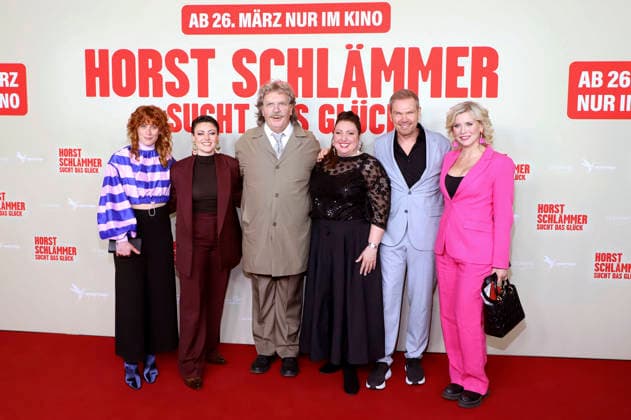 Laura Thomas, Ttahnee Schaffarczyk, Hape Kerkeling, Meltem Kaptan, Sven Unterwaldt and Eva Habermann at the premiere of the movie Horst Schlämmer sucht das Glück at Cinemaxx Dammtor Hamburg, 24 03 2026 Foto:xgbrcix xFuturexImagex schlaemmer_hh_6398