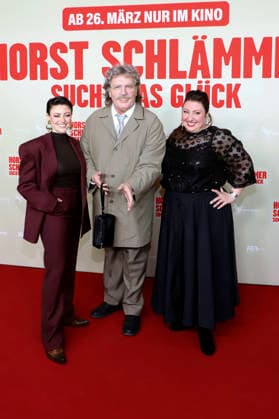 Ttahnee Schaffarczyk, Hape Kerkeling and Meltem Kaptan at the premiere of the movie Horst Schlämmer sucht das Glück at Cinemaxx Dammtor Hamburg, 24 03 2026 Foto:xgbrcix xFuturexImagex schlaemmer_hh_6399