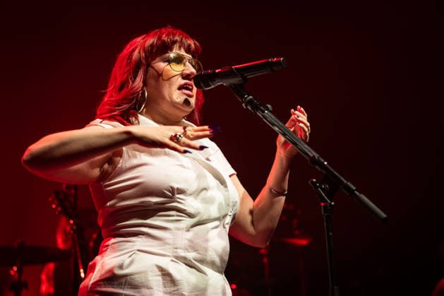 CMAT live in Oslo, Norway Oslo, Norway. 24th, March 2026. The Irish singer and songwriter CMAT performs a live concert at Rockefeller in Oslo. Norway, Oslo  Copyright: xGonzalesxPhoto TordxLitleskarex