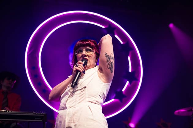 CMAT live in Oslo, Norway Oslo, Norway. 24th, March 2026. The Irish singer and songwriter CMAT performs a live concert at Rockefeller in Oslo. Norway, Oslo  Copyright: xGonzalesxPhoto TordxLitleskarex