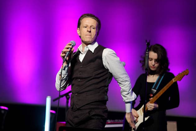German Hearing Film Award, Award Ceremony at the Colosseum Cinema, Berlin, 24 03 2026 Alexander Scheer sings David Bowie at the German Hearing Film Award Ceremony at the Colosseum Cinema in Berlin on 24 03 2026 Berlin Cinema Collosseum Copyright: xRenÃ xduxVinagex