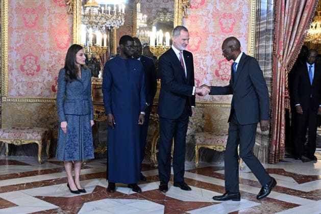 The King and Queen of Spain host a lunch in honor of the President of the Republic of Senegal, Bassirou Diomaye Diakhar Faye Queen Letizia, the President of the Republic of Senegal, Bassirou Diomaye Diakhar Faye, and King Felipe VI during the reception offered before lunch at the Royal Palace, on March 25, 2026, in Madrid Spain For the President of the Republic of Senegal, this will be the second official visit to Spain after he attended the IV International Conference on Financing for Development of the United Nations in Seville on June 30, 2025.  Copyright: xJosÃ xOlivax 7394599