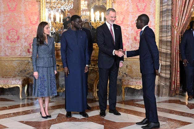 The King and Queen of Spain host a lunch in honor of the President of the Republic of Senegal, Bassirou Diomaye Diakhar Faye Queen Letizia, the President of the Republic of Senegal, Bassirou Diomaye Diakhar Faye, and King Felipe VI during the reception offered before lunch at the Royal Palace, on March 25, 2026, in Madrid Spain For the President of the Republic of Senegal, this will be the second official visit to Spain after he attended the IV International Conference on Financing for Development of the United Nations in Seville on June 30, 2025.  Copyright: xJosÃ xOlivax 7394602