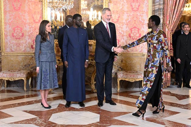 The King and Queen of Spain host a lunch in honor of the President of the Republic of Senegal, Bassirou Diomaye Diakhar Faye Queen Letizia, the President of the Republic of Senegal, Bassirou Diomaye Diakhar Faye, and King Felipe VI during the reception offered before lunch at the Royal Palace, on March 25, 2026, in Madrid Spain For the President of the Republic of Senegal, this will be the second official visit to Spain after he attended the IV International Conference on Financing for Development of the United Nations in Seville on June 30, 2025.  Copyright: xJosÃ xOlivax 7394608