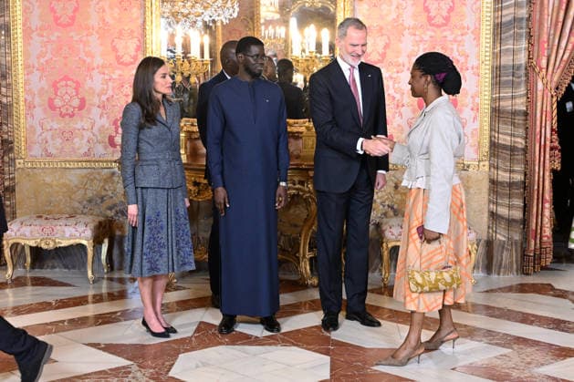 The King and Queen of Spain host a lunch in honor of the President of the Republic of Senegal, Bassirou Diomaye Diakhar Faye Queen Letizia, the President of the Republic of Senegal, Bassirou Diomaye Diakhar Faye, and King Felipe VI during the reception offered before lunch at the Royal Palace, on March 25, 2026, in Madrid Spain For the President of the Republic of Senegal, this will be the second official visit to Spain after he attended the IV International Conference on Financing for Development of the United Nations in Seville on June 30, 2025.  Copyright: xJosÃ xOlivax 7394610