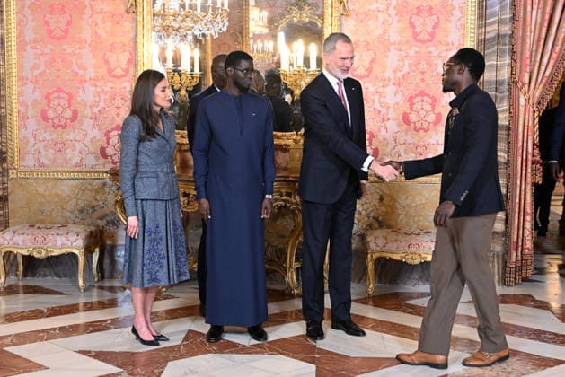 The King and Queen of Spain host a lunch in honor of the President of the Republic of Senegal, Bassirou Diomaye Diakhar Faye Queen Letizia, the President of the Republic of Senegal, Bassirou Diomaye Diakhar Faye, and King Felipe VI during the reception offered before lunch at the Royal Palace, on March 25, 2026, in Madrid Spain For the President of the Republic of Senegal, this will be the second official visit to Spain after he attended the IV International Conference on Financing for Development of the United Nations in Seville on June 30, 2025.  Copyright: xJosÃ xOlivax 7394612