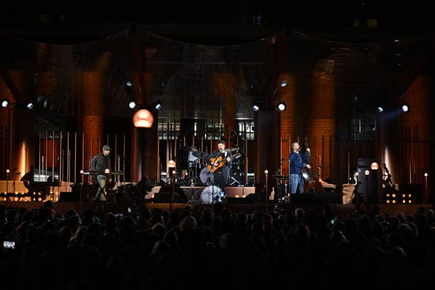 March 25, 2026, London, London, UK: London, UK. Marcus Mumford, Ben Lovett, and Ted Dwane of British folk-rock band Mumford and Sons perform at the Apple 50th Anniversary Event held at Battersea Power Station. Apple was founded by Steve Jobs, Steve Wozniak, and Ronald Wayne fifty years ago on 1st April 1976. London UK  - ZUMAl94_ 20260325_zaf_l94_038 Copyright: xLondonxNewsxPicturesx