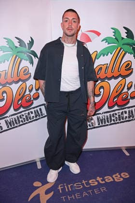 Lucas Schwarze at the premiere of MALLE OLE DAS MUSICAL DAS BALLERT at the First Stage Theater in Hamburg on 25 03 2026
