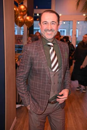 Bedo Bülent Kayaturan at the premiere of MALLE OLE DAS MUSICAL DAS BALLERT at the First Stage Theater in Hamburg on 25 03 2026
