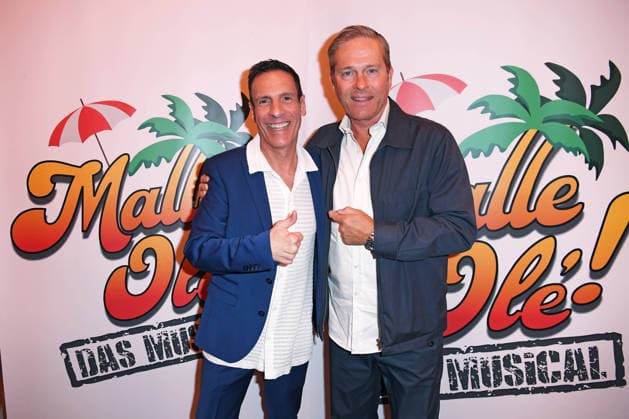Harald Reitinger, Hinnerk Baumgarten at the premiere of MALLE OLE DAS MUSICAL DAS BALLERT at the First Stage Theater in Hamburg on 25 03 2026