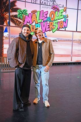 Christopher Schmidt, Max Suhr at the premiere of MALLE OLE DAS MUSICAL DAS BALLERT at the First Stage Theater in Hamburg on 25 03 2026