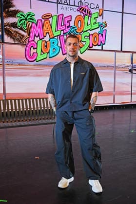 Lucas Schwarze at the premiere of MALLE OLE DAS MUSICAL DAS BALLERT at the First Stage Theater in Hamburg on 25 03 2026