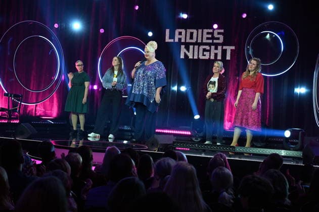 Rosemie Warth, l r, Josepha Walter, Daphne de Luxe, Mirja Boes and Franziska Wanninger as guests on the ARD show Ladies Night the only comedy and cabaret show with an all-female cast on German-language television Broadcast date 25 04 2025 das Erste