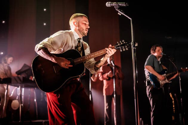 Chris Holsten live in Oslo, Norway Oslo, Norway. 25th, March 2026. The Norwegian singer and songwriter Chris Holsten performs a live concert Sentrum Scene in Oslo. Norway, Oslo  Copyright: xGonzalesxPhoto KetilxMartinsenx