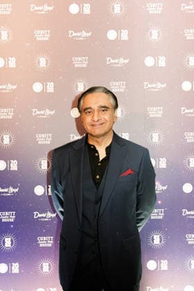 Sanjeev Bhaskar attends Rise Up for the Roundhouse Gala at Roundhouse in London, UK on 25 March 2026 Copyright: xRyoheyxNakayama Famousx 20260325_RoundhouseGala_London_Ryohey-13
