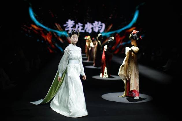 BEIJING, CHINA - MARCH 26: Models walk the runway at the XiaoZhuangTangYun collection by designer Midori on day 7 of China Fashion Week 2026 (Spring) at 798Â·751 PARK on March 26, 2026 in Beijing, China.  Copyright: xChinaxNewsxServicex 111630840964