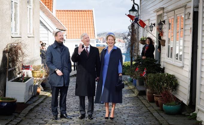 Crown Prince Haakon Magnus of Norway, King Philippe - Filip of Belgium and Queen Mathilde of Belgium pictured during a walk in the old city center of Stavanger, on day three of the official state visit of the Belgian royal couple to Norway, on Thursday 26 March 2026. Belgian monarchs are on an official state visit to Norway from 24 to 26 March 2026.  BENOITxDOPPAGNE 168956841