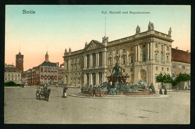 Europa, Deutschland, Berlin, Königlicher Marstall ( Neuer Marstall ) und Begasbrunnen ( Neptunbrunnen ) , Postkarte, wahrscheinlich aus der Zeit 1900er Jahre - 1910er Jahre, Verlagsangabe : P F B . Europe, Germany, Berlin, Royal Marstall ( New Stables ) and Begas Fountain ( Neptune Fountaine ) , postcard, probably from the 1900th to 1910th, publishing house information : P F B . Berlin - Königlicher Marstall Berlin - New Stables  xHistorischesxAugexxRalfxFeltz AGBxPhotoxLibraryx Copyright: xHistorischesxAugexRalfxFeltzx Berlin - Königlicher Marstall Berlin - New Stables