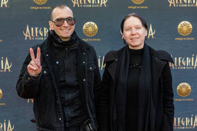 26 03 2026 Düsseldorf Cirque du Soleil Alegria Red Carpet on the evening of the Düsseldorf premiere Here l r Mark Benecke with his wife Ines Düsseldorf Gerresheim Glasmacherviertel North Rhine-Westphalia Germany