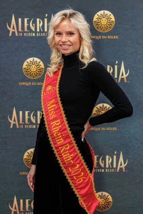 26 03 2026 Düsseldorf Cirque du Soleil Alegria Red Carpet on the evening of the Düsseldorf premiere Here Feloumena Nacken Miss Rhein Ruhr Düsseldorf Gerresheim Glasmacherviertel North Rhine-Westphalia Germany