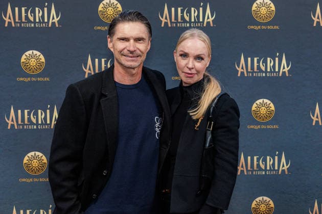 26 03 2026 Düsseldorf Cirque du Soleil Alegria Red Carpet on the evening of the Düsseldorf premiere Here Thomas BrdariÄ‡ with company Düsseldorf Gerresheim Glasmacherviertel North Rhine-Westphalia Germany