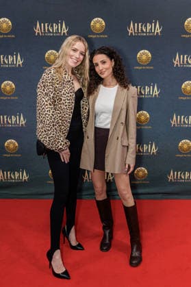 26 03 2026 Düsseldorf Cirque du Soleil Alegria Red Carpet on the evening of the Düsseldorf premiere Here Nadine Menz r with escort Düsseldorf Gerresheim Glasmacherviertel North Rhine-Westphalia Germany