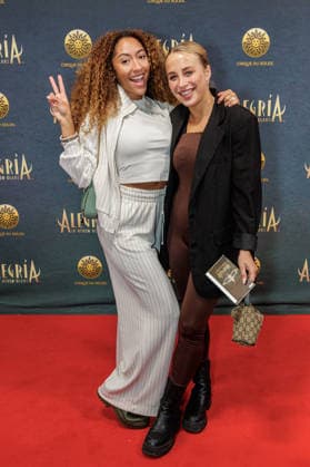26 03 2026 Düsseldorf Cirque du Soleil Alegria Red Carpet on the evening of the Düsseldorf premiere Here l r Amanda Bella Ciss and company Düsseldorf Gerresheim Glasmacherviertel North Rhine-Westphalia Germany