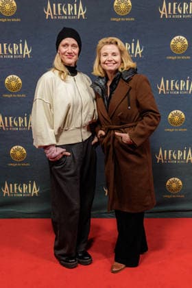 26 03 2026 Düsseldorf Cirque du Soleil Alegria Red Carpet on the evening of the Düsseldorf premiere Here l r Anna Schudt and Annette Frier Düsseldorf Gerresheim Glasmacherviertel North Rhine-Westphalia Germany